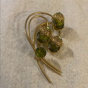 Sarah Coventry Large Elegant Acorn Brooch